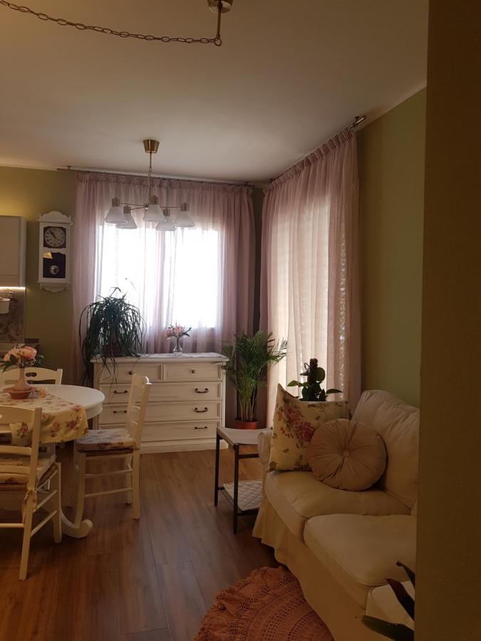 The Roses - Delizioso Attico Su 2 Livelli Zona Palacongressi Rimini Ngoại thất bức ảnh