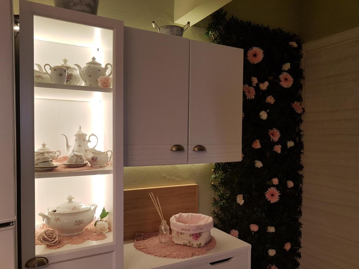 The Roses - Delizioso Attico Su 2 Livelli Zona Palacongressi Rimini Ngoại thất bức ảnh